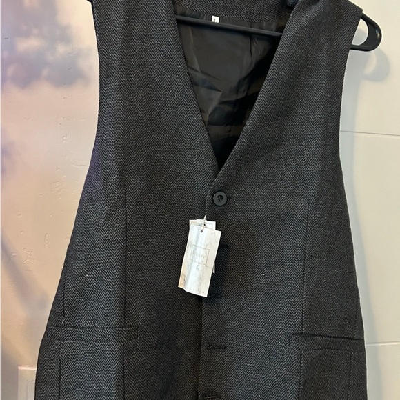 Gray Herringbone Vest - Picture 1 of 4